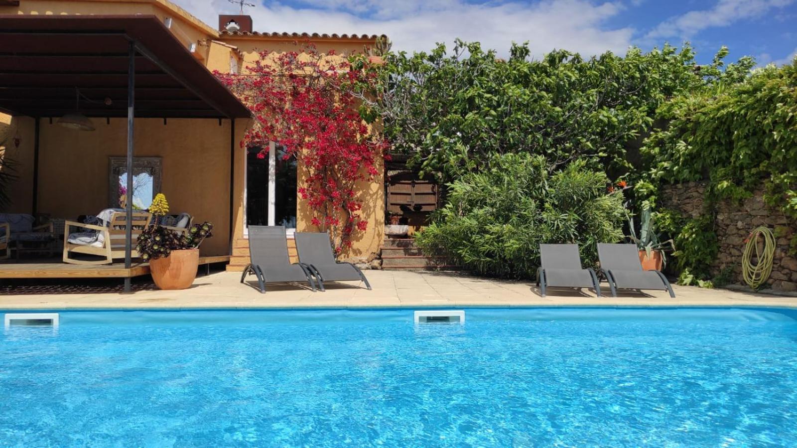 Villa Ca La Figuera, Casa De Pueblo Con Piscina En Costa Brava à Palau Saverdera Extérieur photo